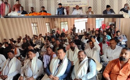 रामकोला ब्लॉक बैठक में 3 करोड़ के विकास कार्यों को मंजूरीः ब्लॉक प्रमुख ने ग्राम प्रधानों, बीडीसी सदस्यों को सम्मानित किया, SIR अभियान पर जोर