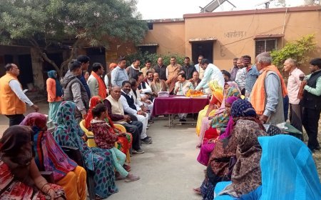 एस.आई.आर.को लेकर सांसद एवं विधायक का विधानसभा क्षेत्र मे निरीक्षण 