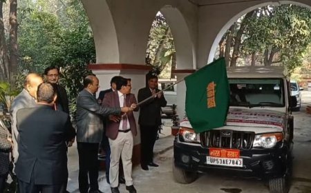 लोक अदालत प्रचार वाहन को  झंडी दिखाकर किया गया रवाना 