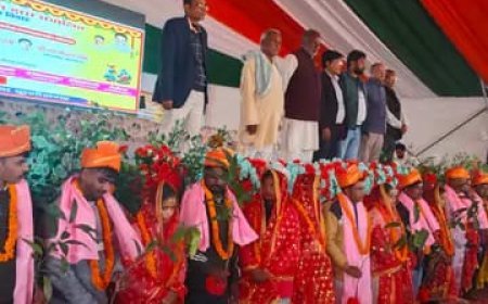 सामूहिक विवाह समारोह में 37 जोड़े परिणय सूत्र में बंधे:फाजिलनगर में मुख्यमंत्री योजना के तहत हुआ आयोजन