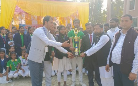 सनलाइट मिशन स्कूल में साप्ताहिक खेल प्रतियोगिता का फाइनल: टेकुआटार में ग्रीन  हाउस ने जीता खिताब, मुख्य अतिथि ने किया खिलाड़ियों का सम्मान