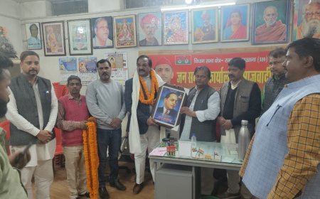 सांसद रामभुवाल निषाद का डुमरी में हुआ सम्मान