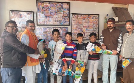 अखिल भारतीय विद्वत महासभा ने  वितरित किया  बेडमिंटन 