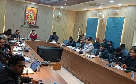 सीएम डैशबोर्ड पर धीमी योजनाओं से सख्त हुए मंडलायुक्त, अधिकारियों को दी कड़ी चेतावनी