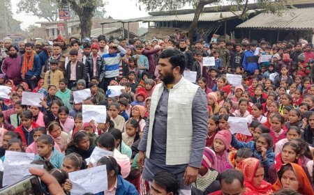 प्रधानाचार्य की मौत से आक्रोश छात्रों व परिजनो ने जट हा-पडरौना मार्ग  किया जाम 