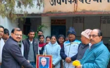 श्रद्धा‌ के  साथ मनाई गई अटल बिहारी वाजपेई की 101वीं जयंती