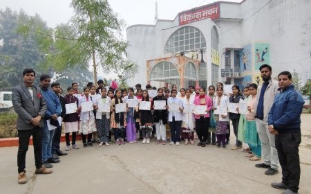 कुशीनगर: कौशल विकास मिशन के अंतर्गत प्रमाणपत्र वितरण कार्यक्रम आयोजित