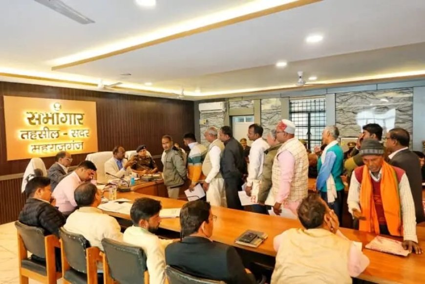 समाधान दिवस के अवसर पर सदर तहसील में  जिलाधिकारी  द्वारा किया गया संपूर्ण समाधान