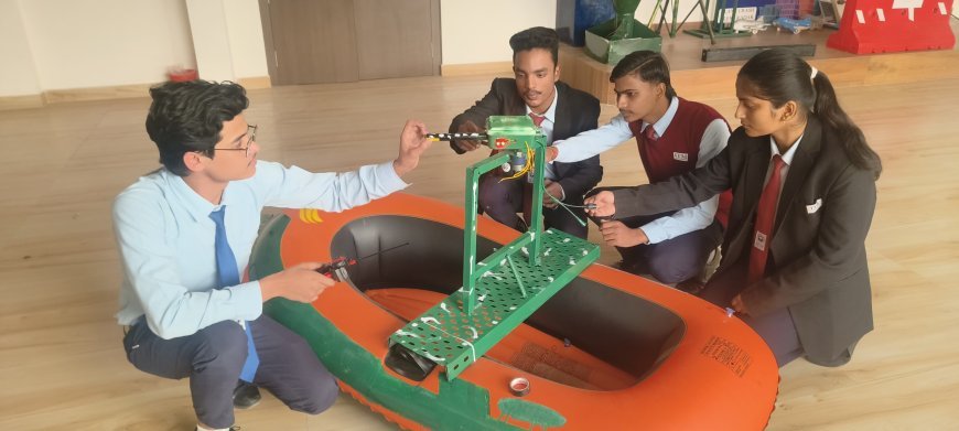 छात्रों ने बनाई मानवरहित फोल्डिंग नाव,  नौसेना के लिए बनेगी ‘सागर प्रहरी’