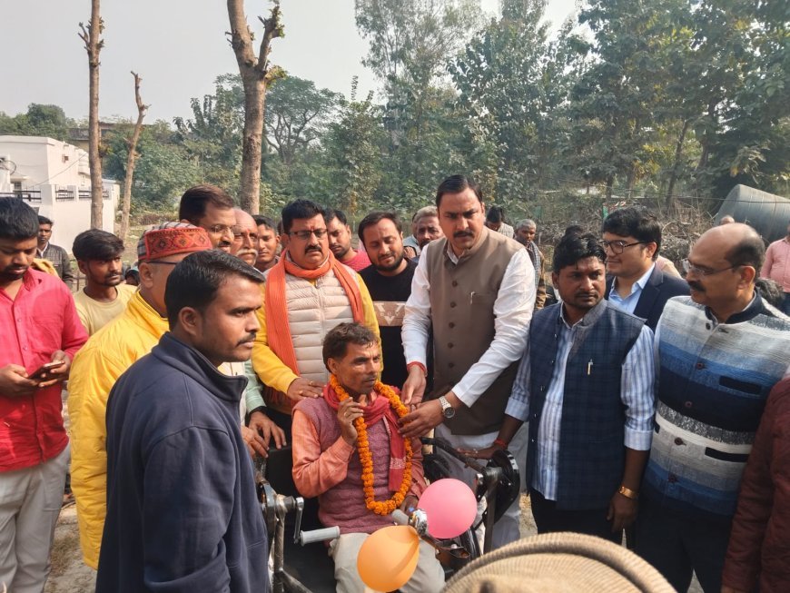 दिव्यांगजन सशक्तीकरण विभाग द्वारा दिव्यागजनों के लिए वितरण शिविर का आयोजन