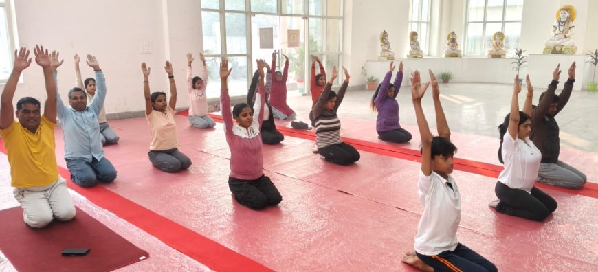 शीतकालीन योग कार्यशाला के तीसरे दिन प्रतिभागियों में उत्साह