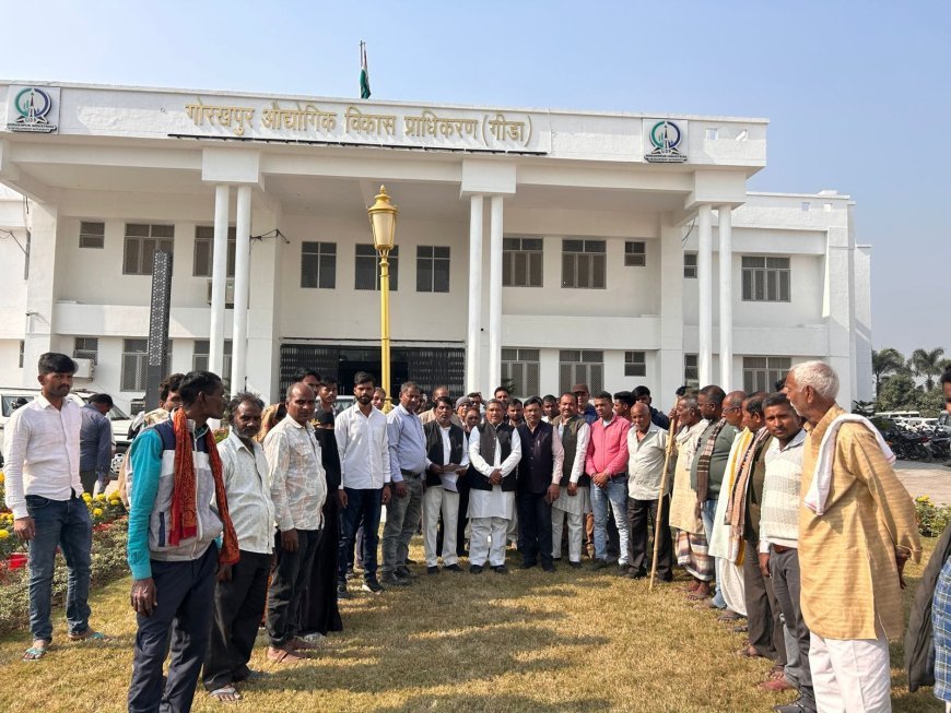 भूमि अधिग्रहण के विरोध में किसानों  प्रदर्शन 