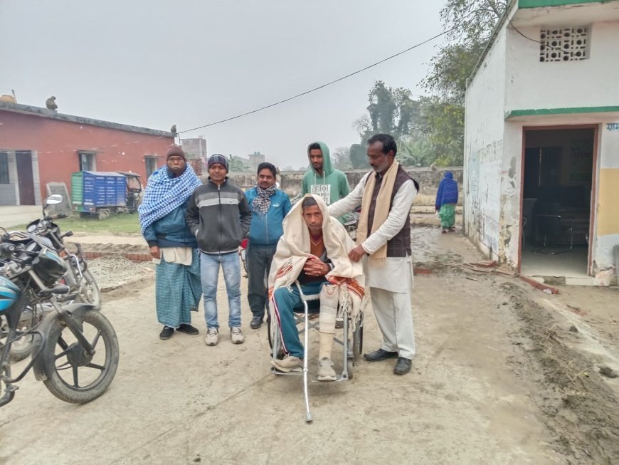 विकलांग को मिला बैसाखी का सहारा