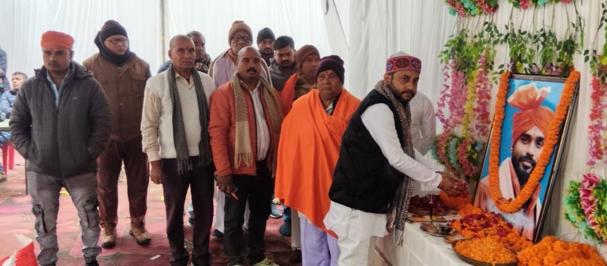 ब्रह्म भोज एवं श्रद्धांजलि सभा में पहुंच अध्यक्ष ने दी भावभीनी श्रद्धांजलि