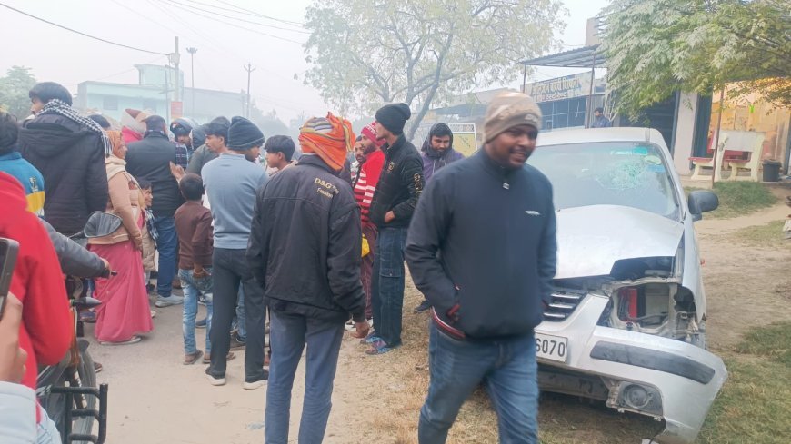 रामकोला में ट्रक-कार टक्कर, दो घायलः आमने-सामने की भिड़ंत में एक की हालत गंभीर, जिला अस्पताल रेफर