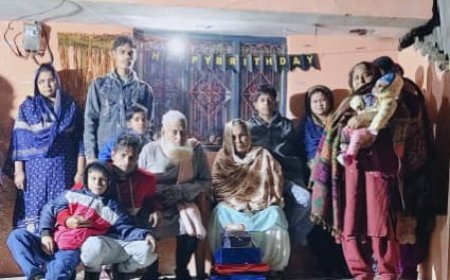 भाजपा नेता अब्दुल कलाम ने अपनी माँ का मनाया जन्मदिन