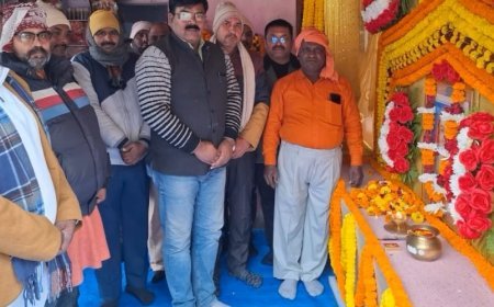 सावित्रीबाई फुले ने समाज मे व्याप्त जातिवाद,अध विश्वास उंच निच के भेदभाव को मिटाने काम किया- धनंजय राय भाजपा