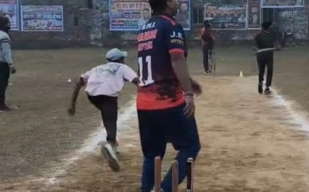 महराजगंज: महात्मा गांधी इंटर कॉलेज में क्रिकेट का रोमांच, सुपर ओवर ने बढ़ाया उत्साह