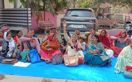 आशा कर्मियों का सामुदायिक स्वास्थ्य केंद्र पर 15 दिसंबर से  अनिश्चितकालीन हड़ताल जारी 