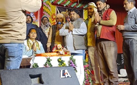 सठियांव धाम में श्रीमद्भागवत कथा महायज्ञ के मनमोहक दृश्य, भक्ति में डूबे श्रोता, पूर्व विधायक और सभासद कमलेश वर्मा ने भी किया कथा श्रवण