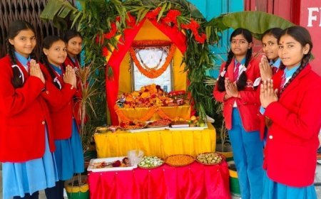 सेंट जेवियर्स स्कूल भाटपार रानी के प्रांगण में सरस्वती पूजा का आयोजन किया गया