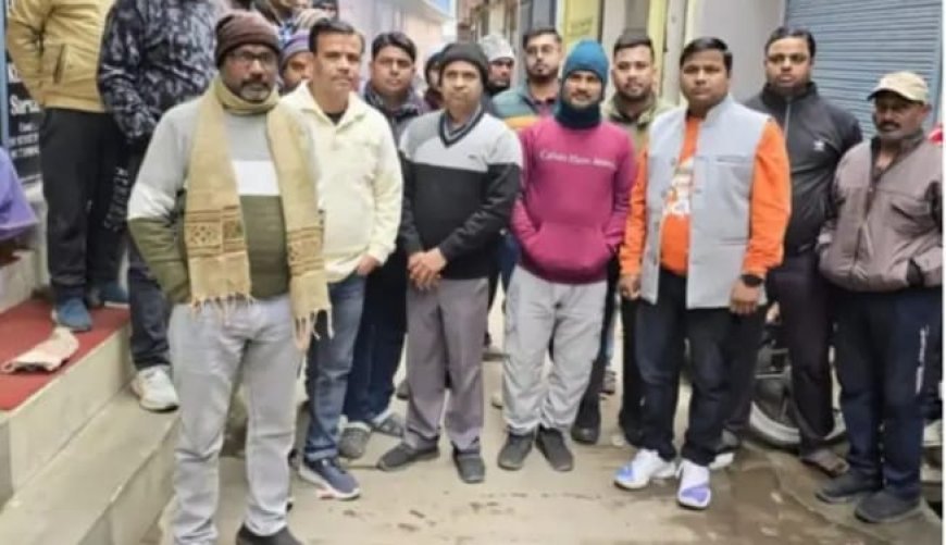 सिसवा बाजार में आज स्वर्णकार  समाज के व्यापारियों ने किया बैठक