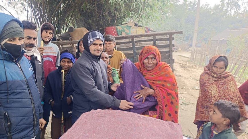 बांसगांव मे युवाओं ने किया कंबल वितरण