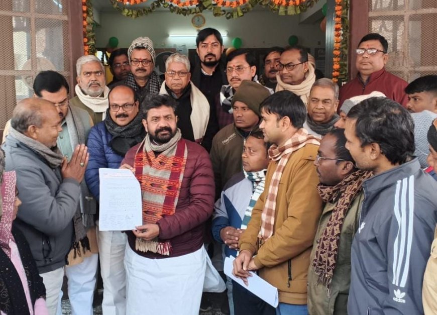 18 वर्षों से सेवा दे रहे ग्राम रोजगार सेवकों का फूटा दर्द, प्रभारी मंत्री को सौंपा ज्ञापन 