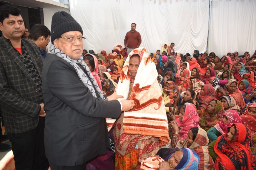 केआईपीएम में जरूरतमंदों को  कंबल वितरण 