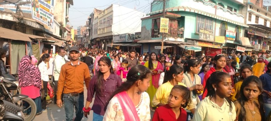 विष्णु महायज्ञ में कुलकुला धाम से निकली भव्य कलश यात्रा 