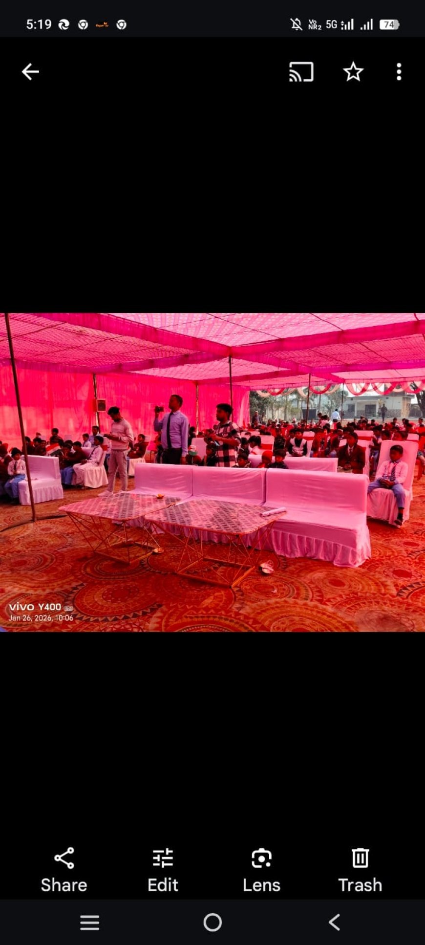 बीएम पब्लिक स्कूल में गणतंत्र दिवस समारोहः प्रबंधक कुमकुम देवी और प्रधानाचार्य प्रवीन कुमार ने किया ध्वजारोहण