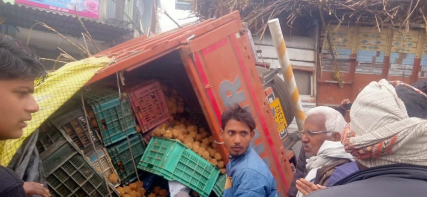 ट्रक  डी सी एम आपस में भीडे बड़ा हादसा टला