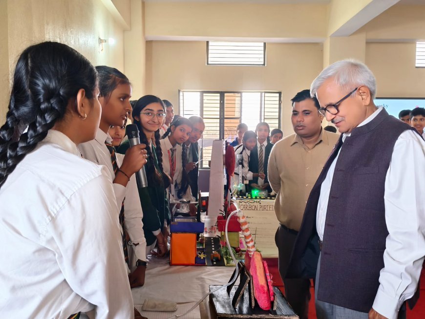 नवल्स नेशनल एकेडमी, सहजनवा में विज्ञान प्रदर्शनी का आयोजन