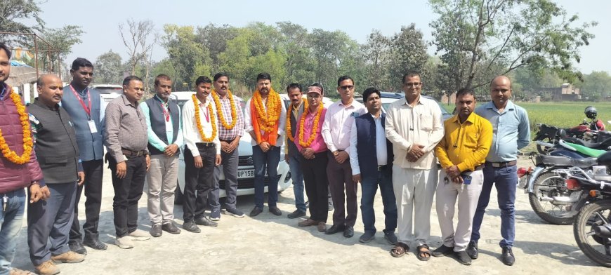 हिंदी पत्रकार एसोसिएशन कुशीनगर की हुई मासिक बैठक और सम्पन्न हुआ होली मिलन समारोह ************