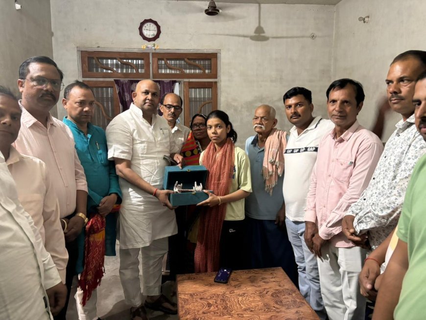 विधायक प्रदीप शुक्ला ने दिव्या सिंह को दी बधाई, उज्ज्वल भविष्य की कामना