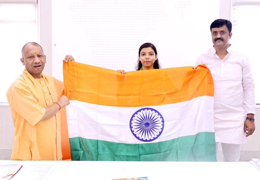 मुख्यमंत्री योगी आदित्यनाथ से मिलीं एवरेस्ट बेस कैंप साइकिल यात्री दिव्या सिंह, मिला आशीर्वाद