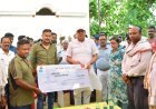 आकाशीय बिजली से मृतक के परिजनों को मंत्री सूर्य प्रताप शाही ने सौंपा सहायता राशि का चेक