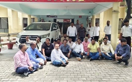 योगीराज में लोकतंत्र के चौथे स्तंभ पर महराजगंज पुलिस का हमला