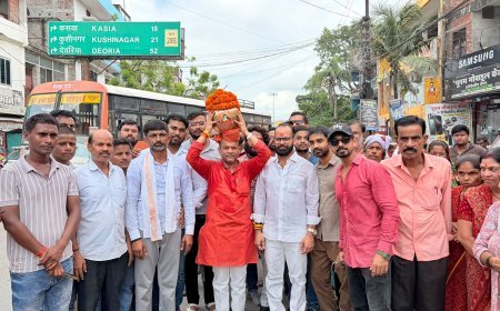 कलश यात्रा का पडरौना नगर में पहुंचने पर श्रद्धा और उत्साह के साथ स्वागत