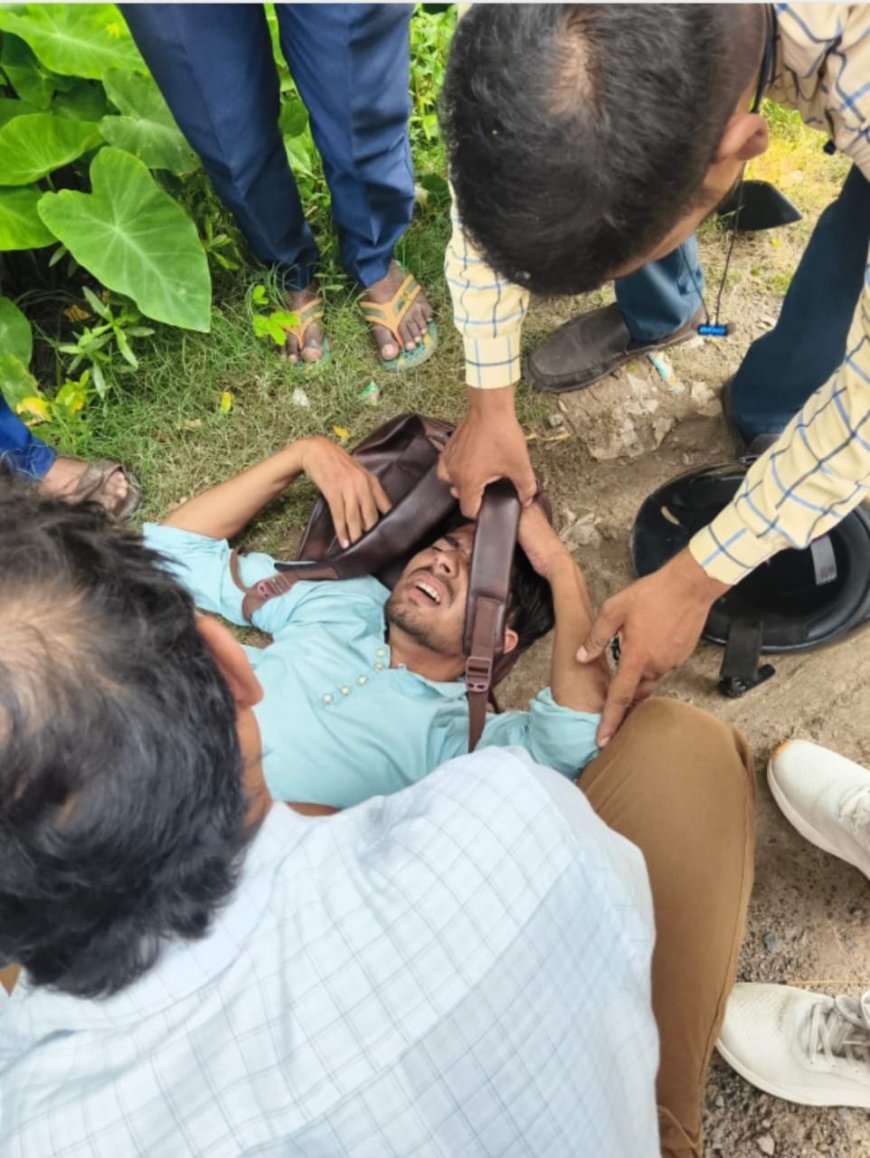 बाइक सवार घायल  चौकी प्रभारी अमरेश सिंह ने  घायल को भेजा अस्पताल 