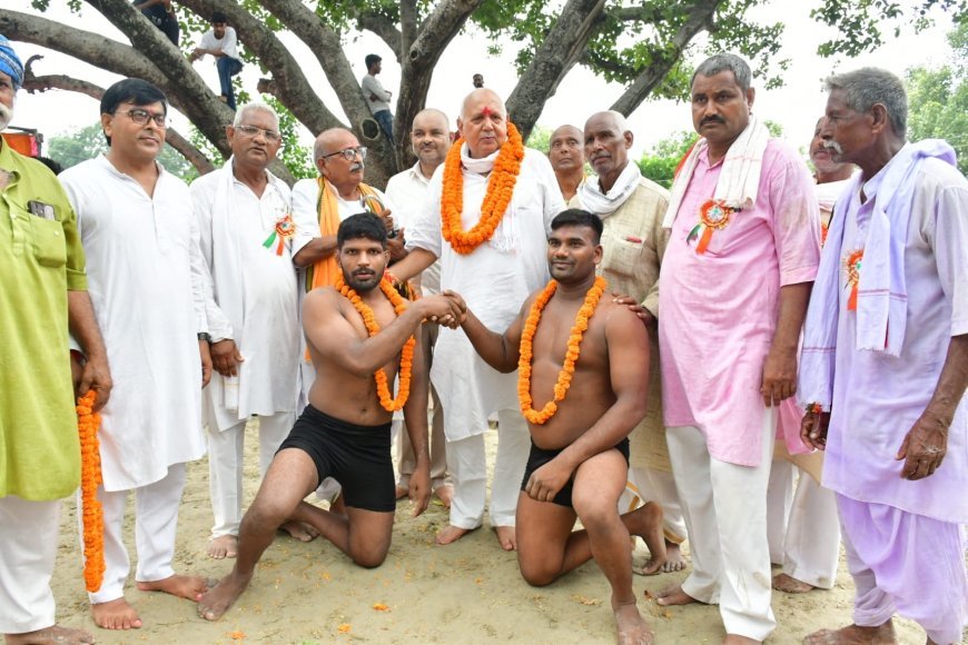शहीदों की स्मृति में सजा मेला, दंगल में पहलवानों ने दिखाया दमखम