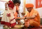 सीएम योगी ने मातृ शक्ति की आराधना कर बेटियों के पांव पखारे