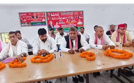 तमकुहीराज विधानसभा क्षेत्र 331 समाजवादी पार्टी  द्वारा स्वर्गीय मुलायम सिंह यादव की पुण्यतिथि मनाई गयी।  अमिटरेखा-कृष्णा यादव तमकुही राज कुशीनगर