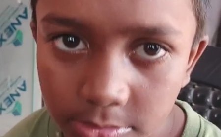 जाफरा बाजार में मिला लावारिस बच्चा, तिवारीपुर पुलिस को सौंपा