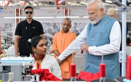 प्रधानमंत्री नरेंद्र मोदी ने वाराणसी में अरविंद लिमिटेड की गारमेंट मैन्युफैक्चरिंग यूनिट का किया उद्घाटन