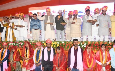 पथरदेवा में आयोजित समारोह में 170 हिंदू और 11 मुस्लिम जोड़ों का विवाह संपन्न, कृषि मंत्री ने दिया नवदंपतियों को आशीर्वाद
