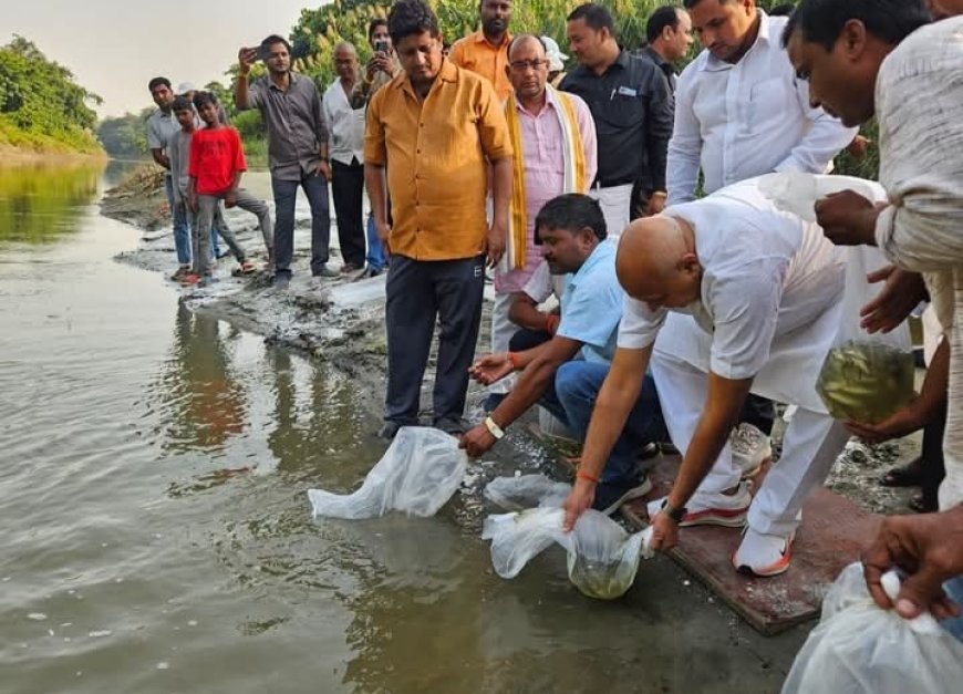बघौचघाट और पकहा में प्रधानमंत्री मत्स्य सम्पदा योजना के तहत आयोजित हुआ रिवर रैचिंग कार्यक्रम