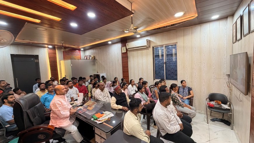 प्रधानमंत्री नरेंद्र मोदी के मन की बात के 139 वां एपिसोड न०पा०प० पडरौना में लाइव प्रसारण